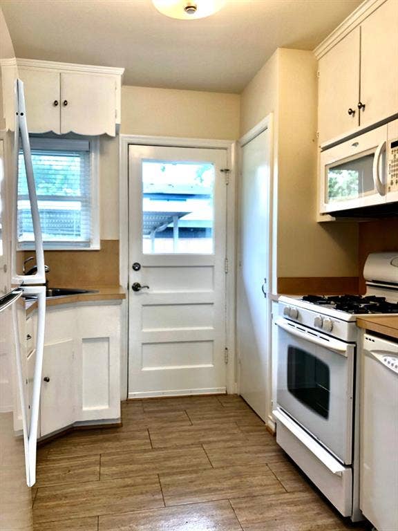 3719 Manana Drive, Dallas, TX 75220 3719 Manana Drive, Dallas, TX 75220