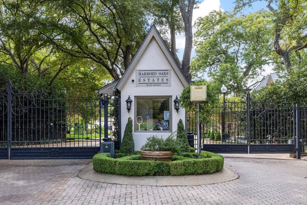 17632 Harbord Oaks Circle, Dallas, TX 75252 17632 Harbord Oaks Circle, Dallas, TX 75252