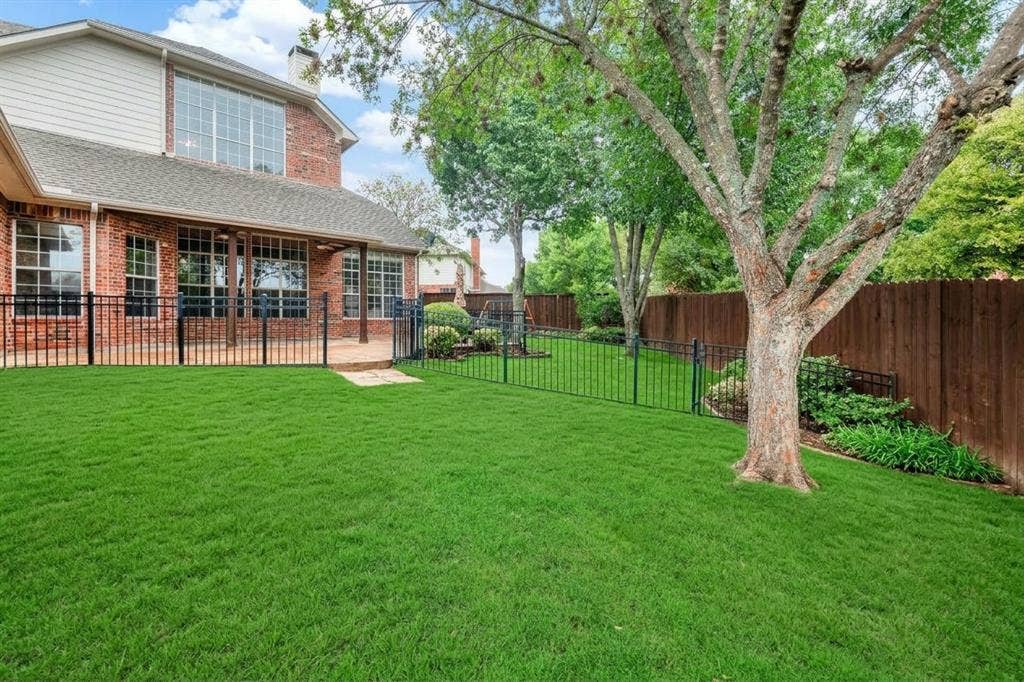 4433 Creekbend Circle, Richardson, TX 75082 Mature trees, landscaped yard, plenty of private space