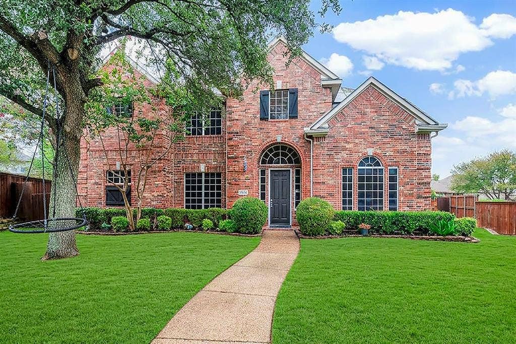 4433 Creekbend Circle, Richardson, TX 75082 Enjoy a quiet cul-de-sac in Mackenzie Meadows
