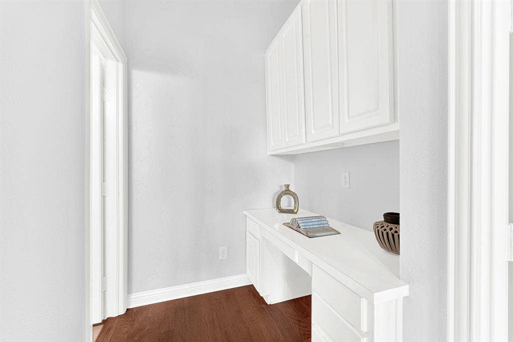 4433 Creekbend Circle, Richardson, TX 75082 Built-in desk perfect for homework, crafts and DIY projects