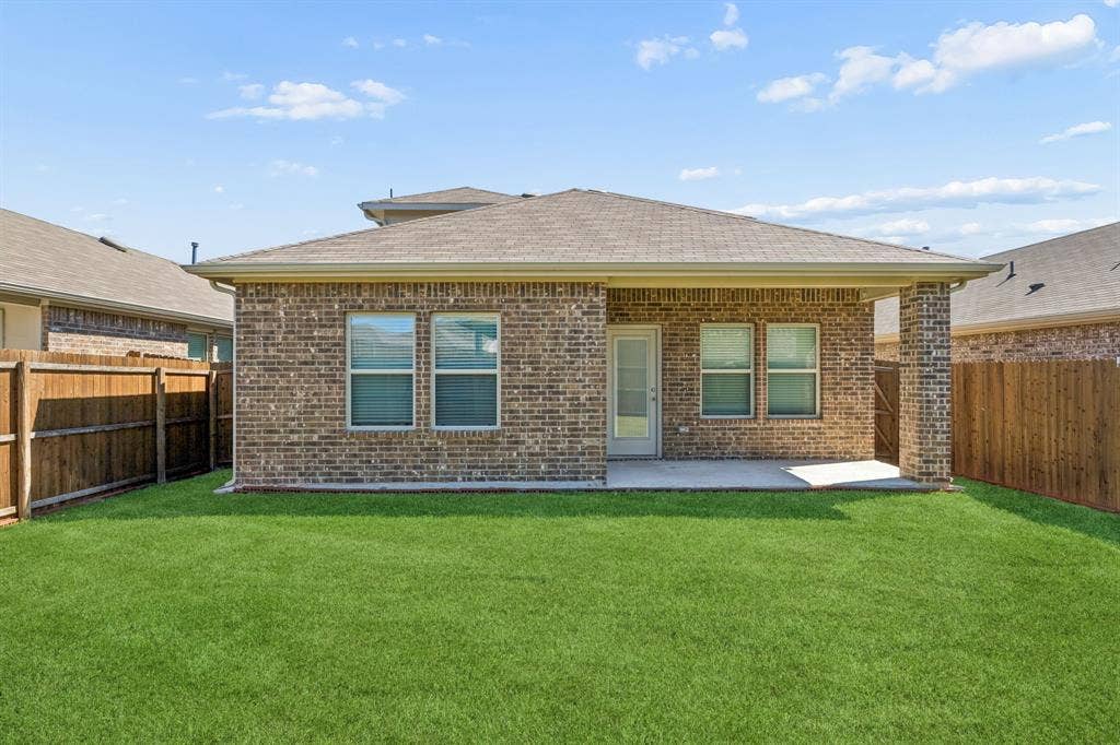 3719 Mildren Bend, Crandall, TX 75114 Another view of the back patio