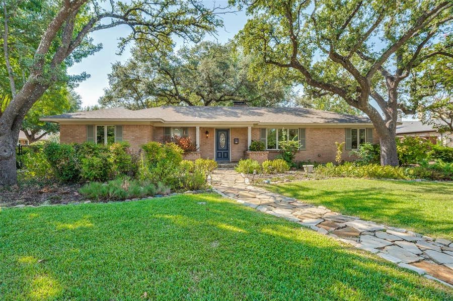Property photo for 3866 Medallion Lane, Dallas, TX