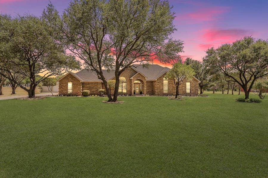 Property photo for 2305 Floyd Hampton Road, Crowley, TX