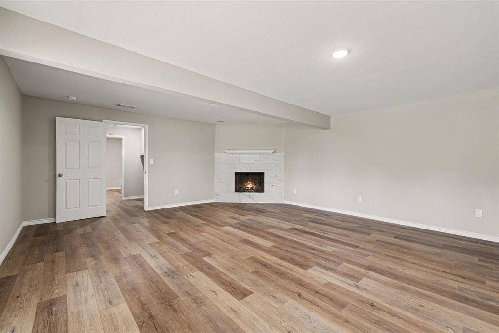 3001 Harvard Street N, Irving, TX 75062 Spacious Living Room
