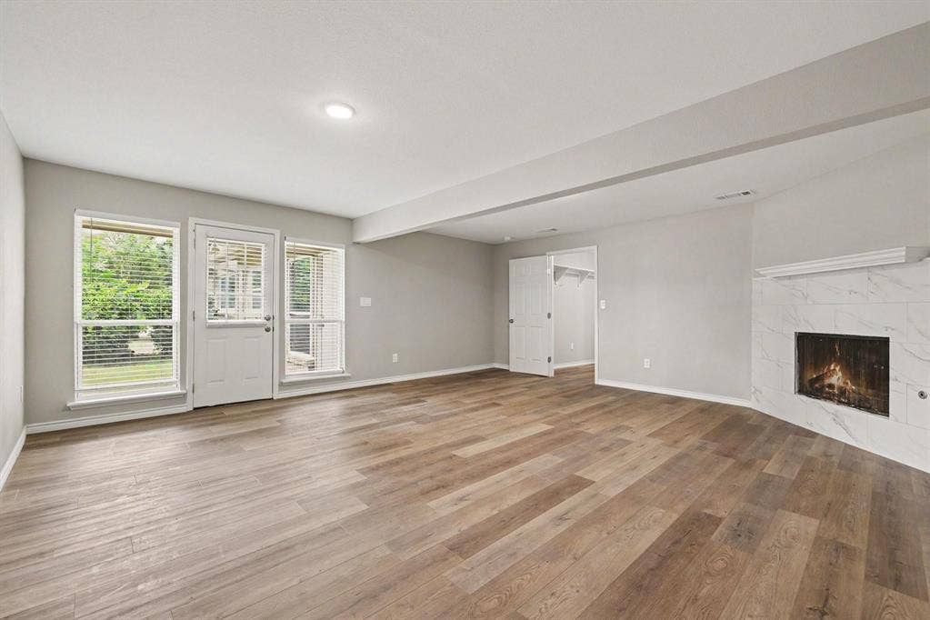 3001 Harvard Street N, Irving, TX 75062 Living room