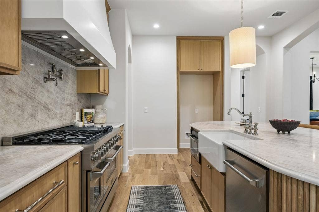 7247 Blythdale Drive, Dallas, TX 75248 7247 Blythdale Drive, Dallas, TX 75248