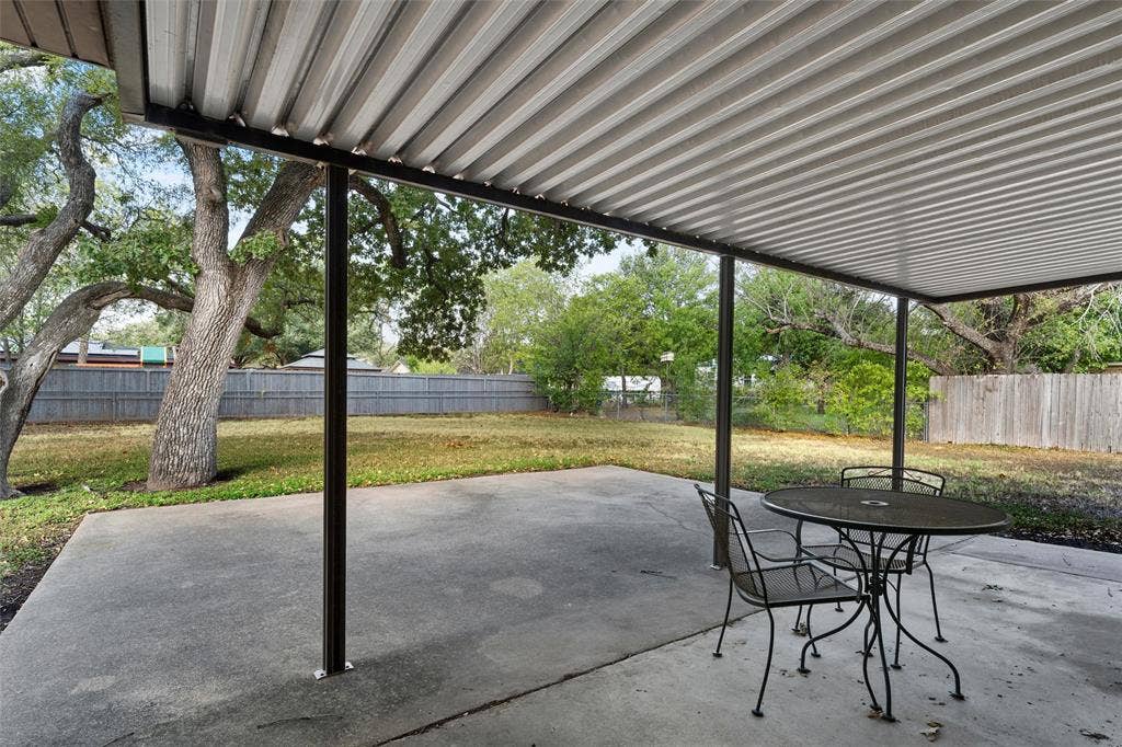 400 N Walnut Street, Waco, TX 76705 400 N Walnut Street, Waco, TX 76705