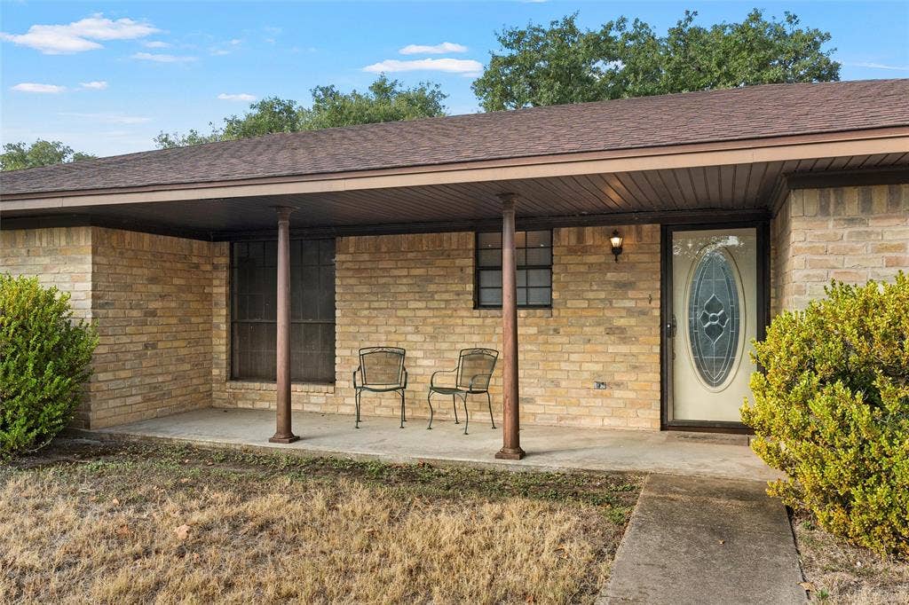 400 N Walnut Street, Waco, TX 76705 400 N Walnut Street, Waco, TX 76705