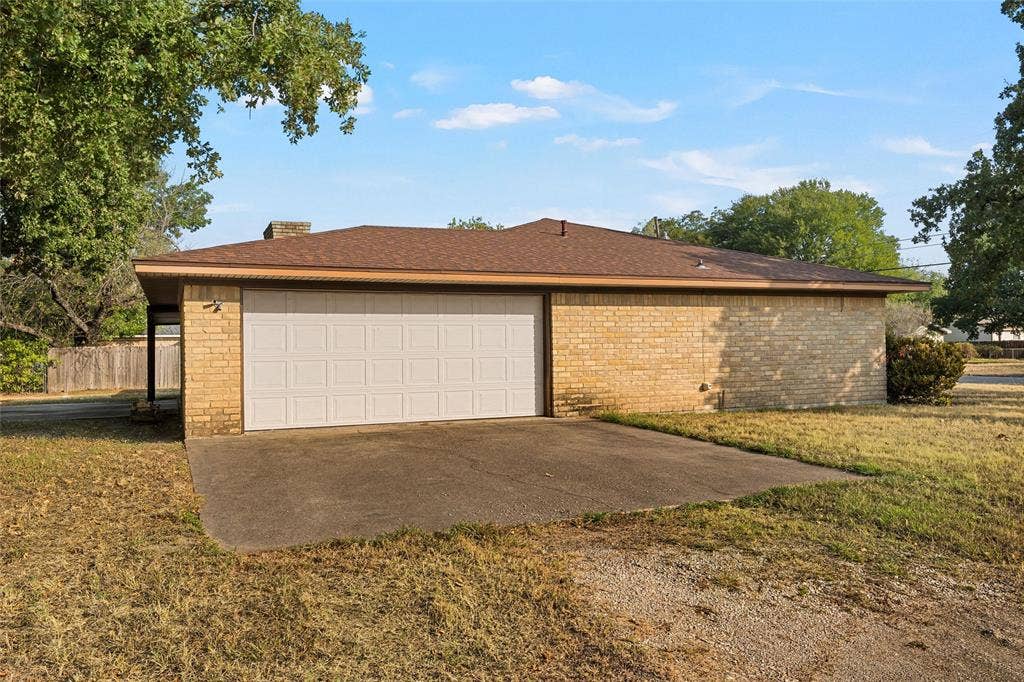 400 N Walnut Street, Waco, TX 76705 400 N Walnut Street, Waco, TX 76705