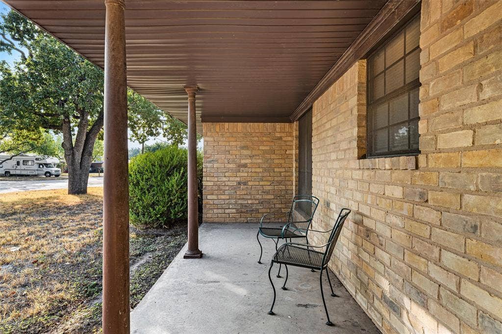 400 N Walnut Street, Waco, TX 76705 400 N Walnut Street, Waco, TX 76705