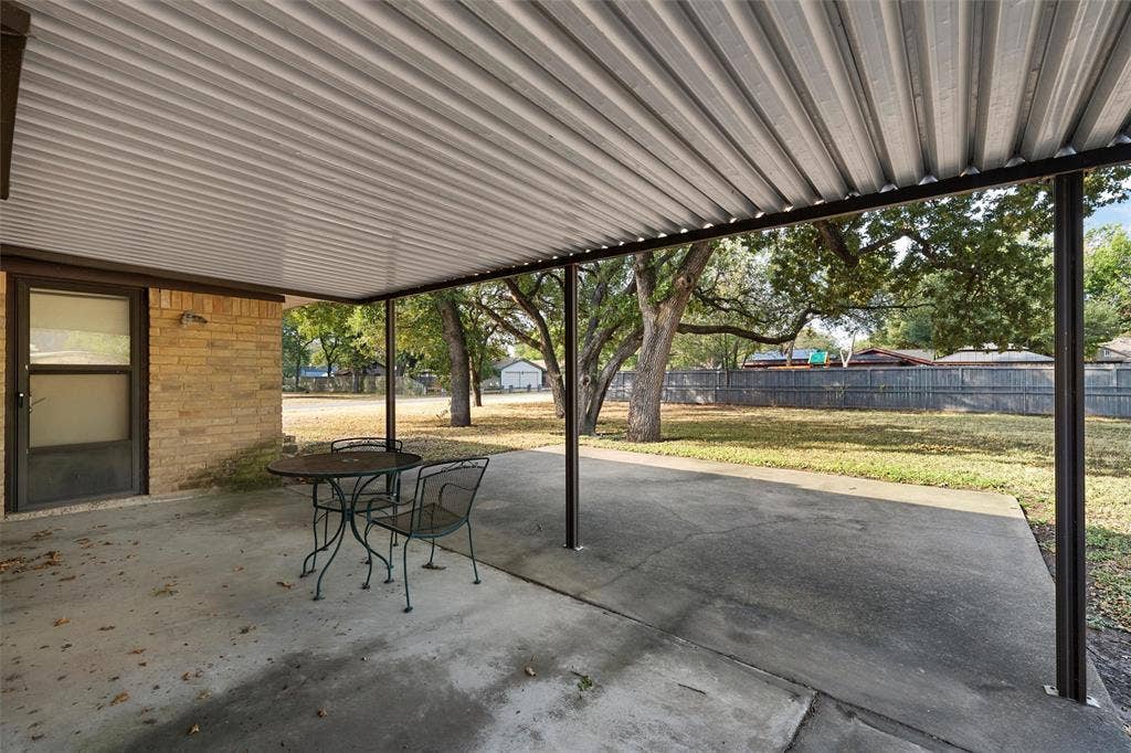 400 N Walnut Street, Waco, TX 76705 400 N Walnut Street, Waco, TX 76705