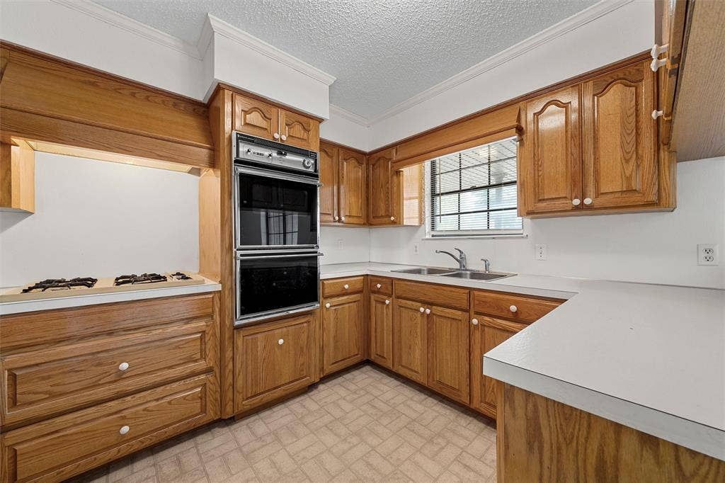 400 N Walnut Street, Waco, TX 76705 400 N Walnut Street, Waco, TX 76705