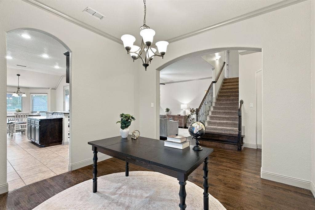FLEX SPACE CAN USE AN OFFICE OR FORMAL DINING ROOM
