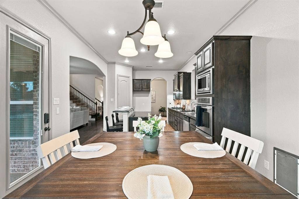BIG BREAKFAST AREA