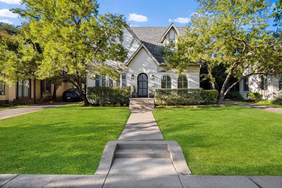 Property photo for 5709 Kenwood Avenue, Dallas, TX