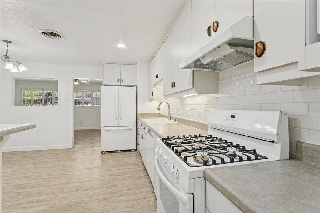 1818 Tyler Street, Denton, TX 76209 1818 Tyler Street, Denton, TX 76209