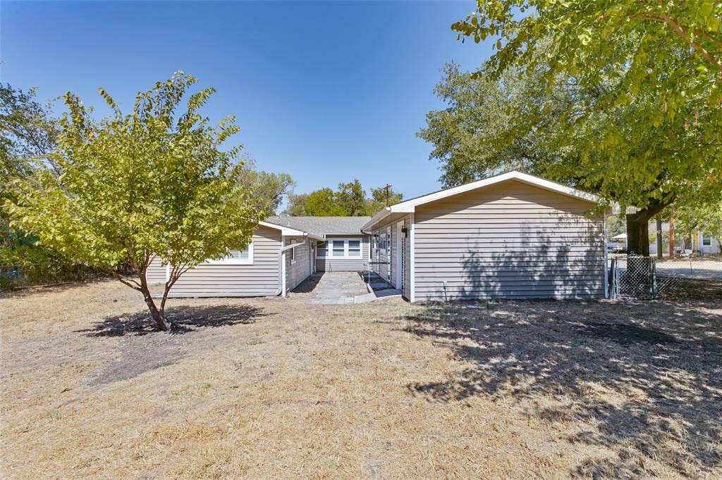 1818 Tyler Street, Denton, TX 76209 1818 Tyler Street, Denton, TX 76209