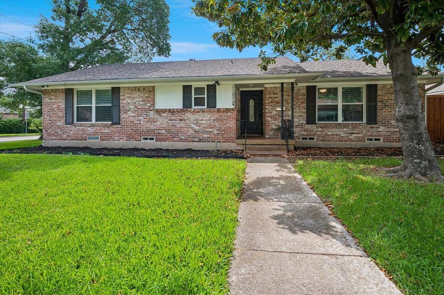 Property photo for 11070 Delford Circle, Dallas, TX