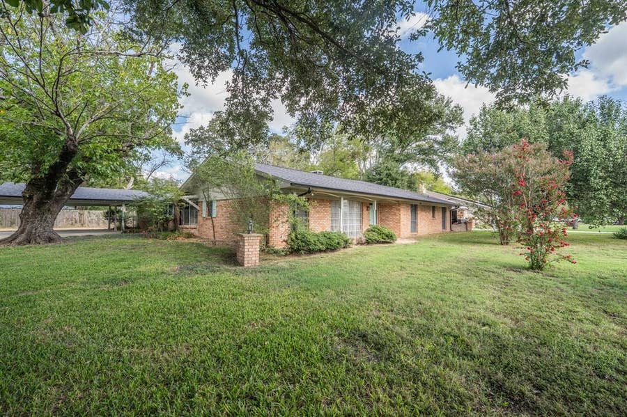 Property photo for 1501 College Street, Sulphur Springs, TX