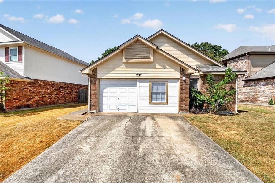 Property photo for 1037 Garden Trail, Mesquite, TX