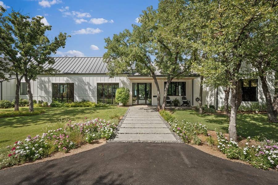 Property photo for 111 Fawn Trail Circle, Graham, TX