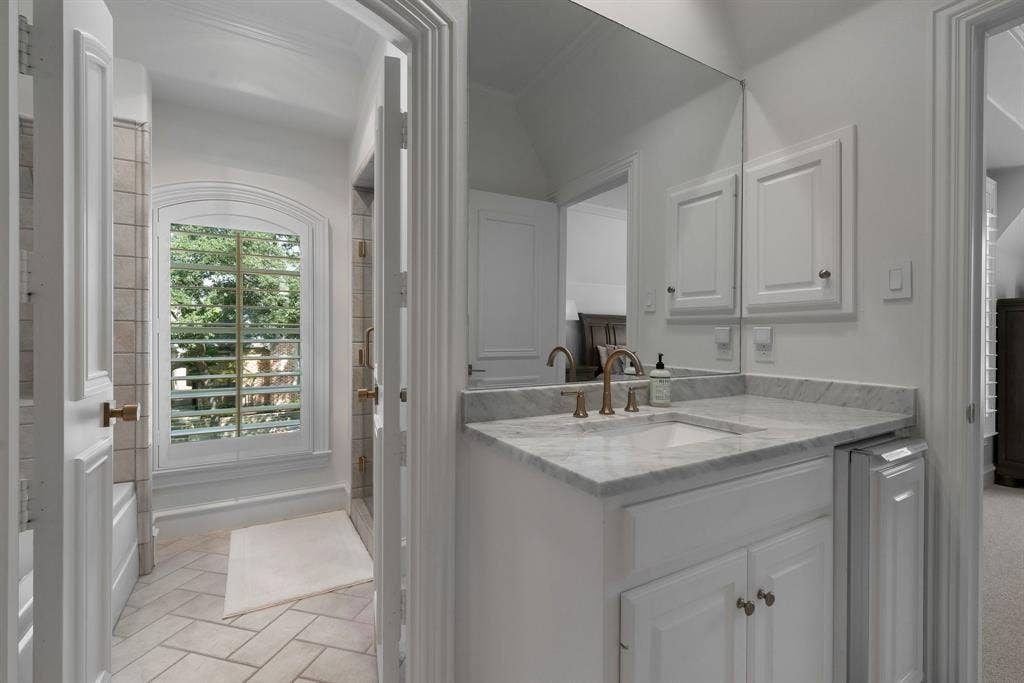5660 Prestwick Lane, Dallas, TX 75252 5660 Prestwick Lane, Dallas, TX 75252