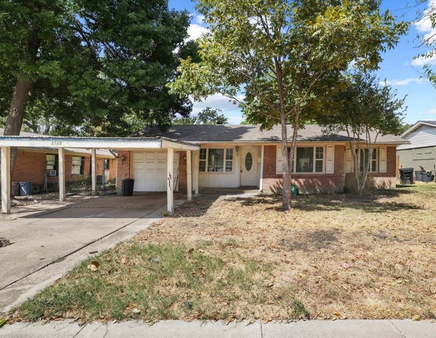 Property photo for 3749 Nabholtz Lane, Mesquite, TX