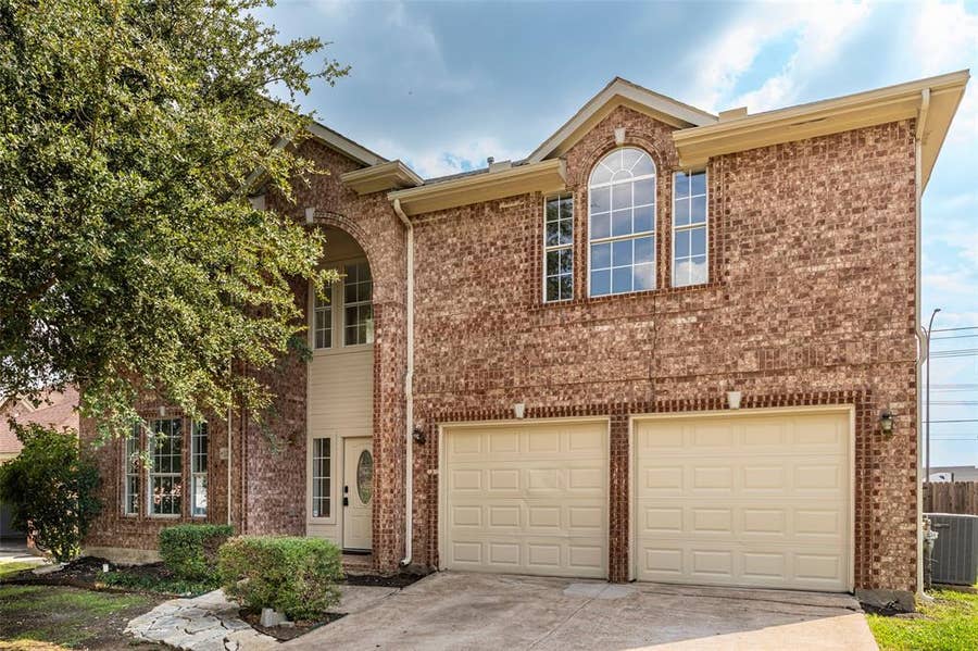 Property photo for 1310 Norman Circle, Arlington, TX