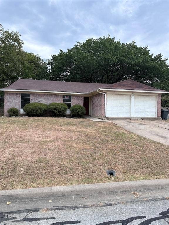 Property photo for 621 Dayton Road, Mansfield, TX