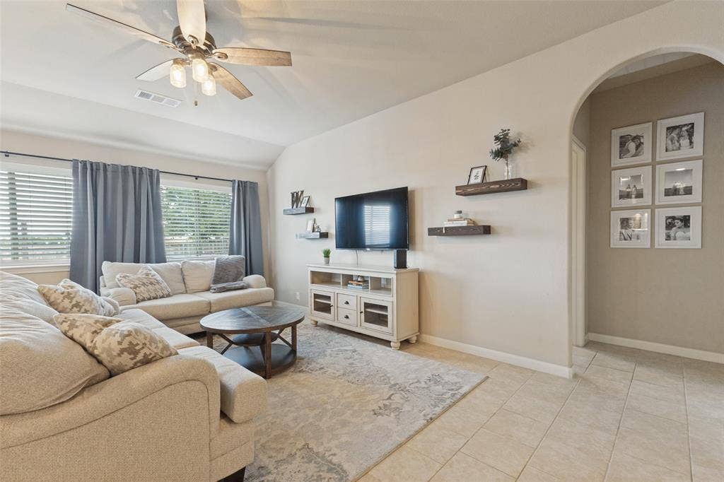 573 Providence Place, Lavon, TX 75166 573 Providence Place, Lavon, TX 75166