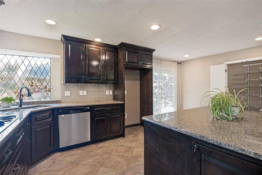 2504 Evans Drive, Plano, TX 75075