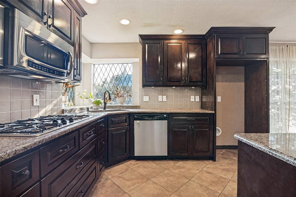 2504 Evans Drive, Plano, TX 75075