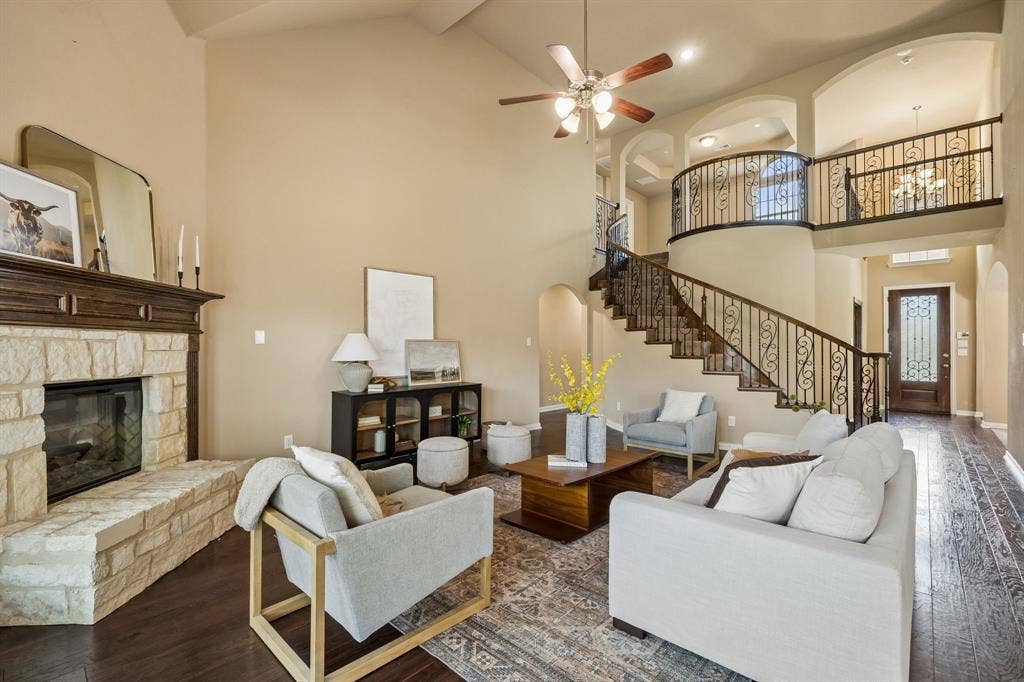 100 Spruce Street, Red Oak, TX 75154