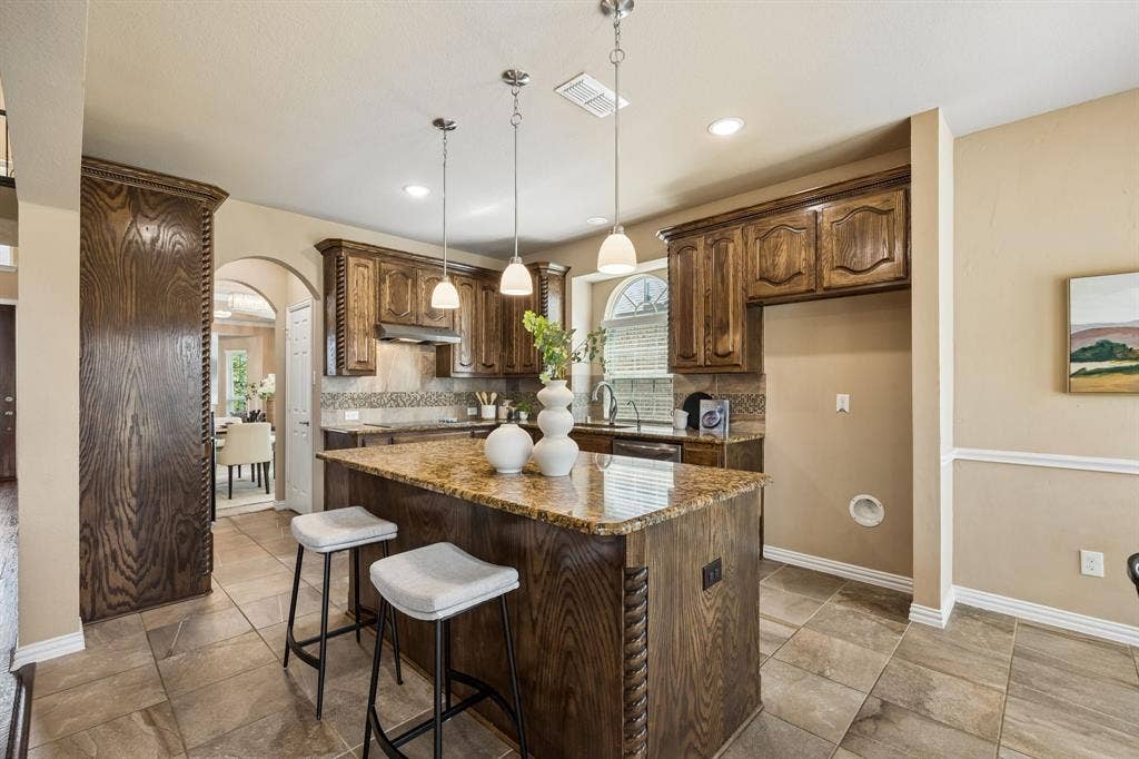 100 Spruce Street, Red Oak, TX 75154
