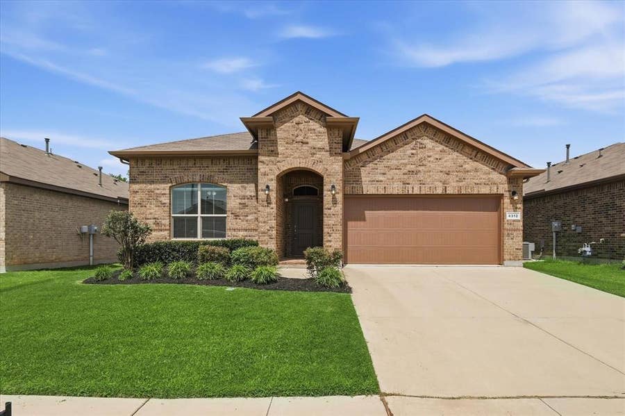 Property photo for 4312 Lost Creek Road, Denton, TX