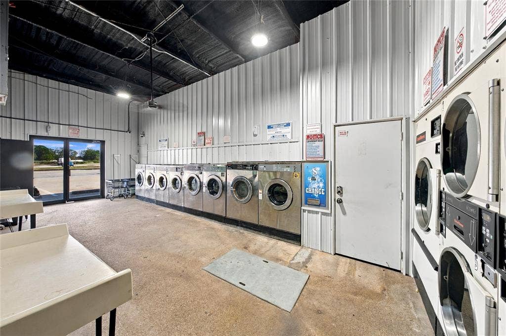 311 Us-175, Eustace, TX 75124 311 Us-175, Eustace, TX 75124