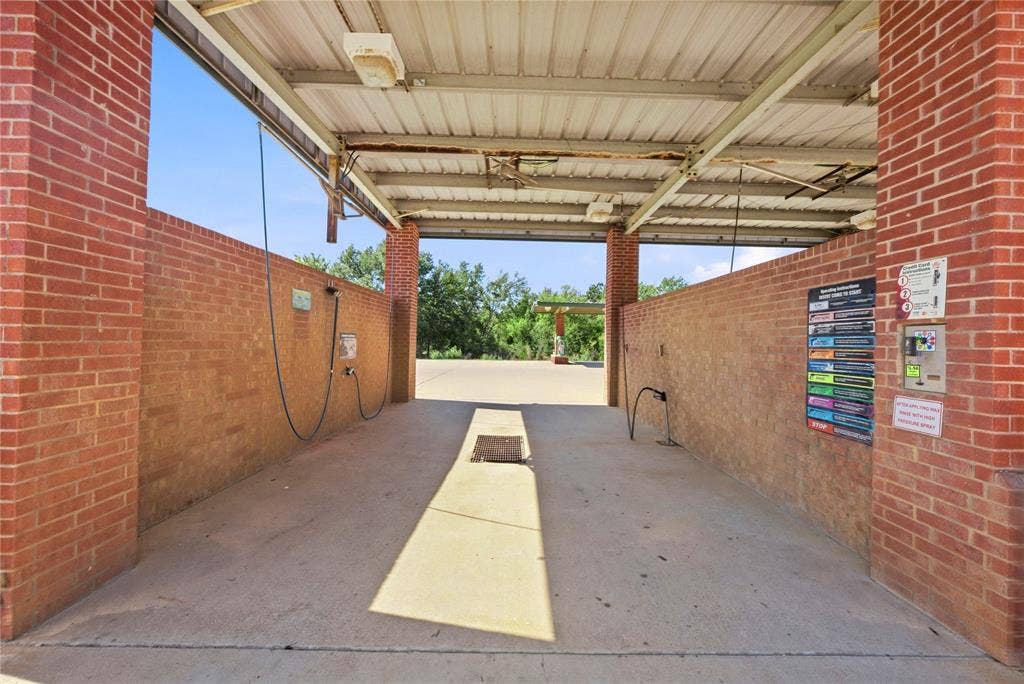 311 Us-175, Eustace, TX 75124 311 Us-175, Eustace, TX 75124