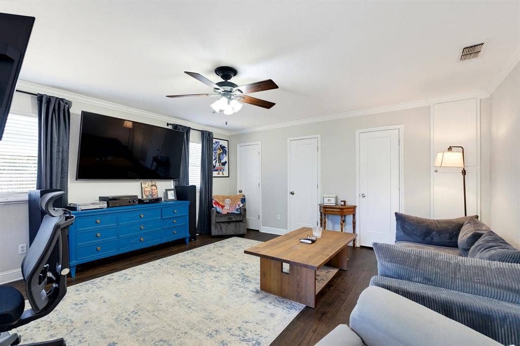 flex space/4th bedroom