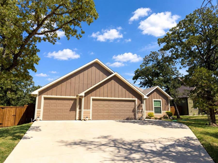 Property photo for 214 Colt Drive, Lake Kiowa, TX