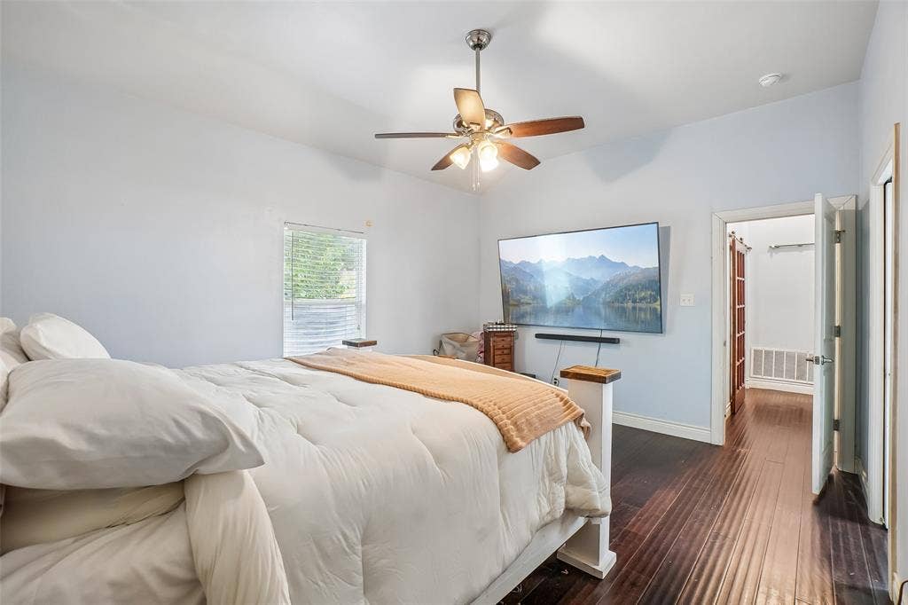 1414 Record Crossing Road, Dallas, TX 75235 1414B Bedroom 1
