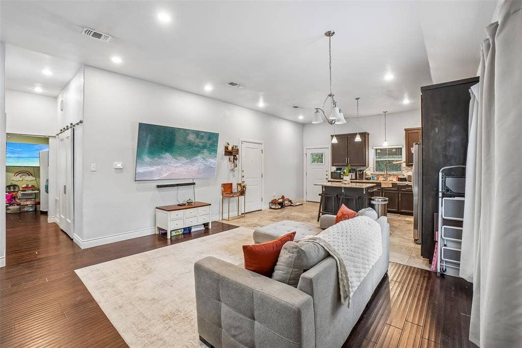 1414 Record Crossing Road, Dallas, TX 75235 1414B Open floor plan