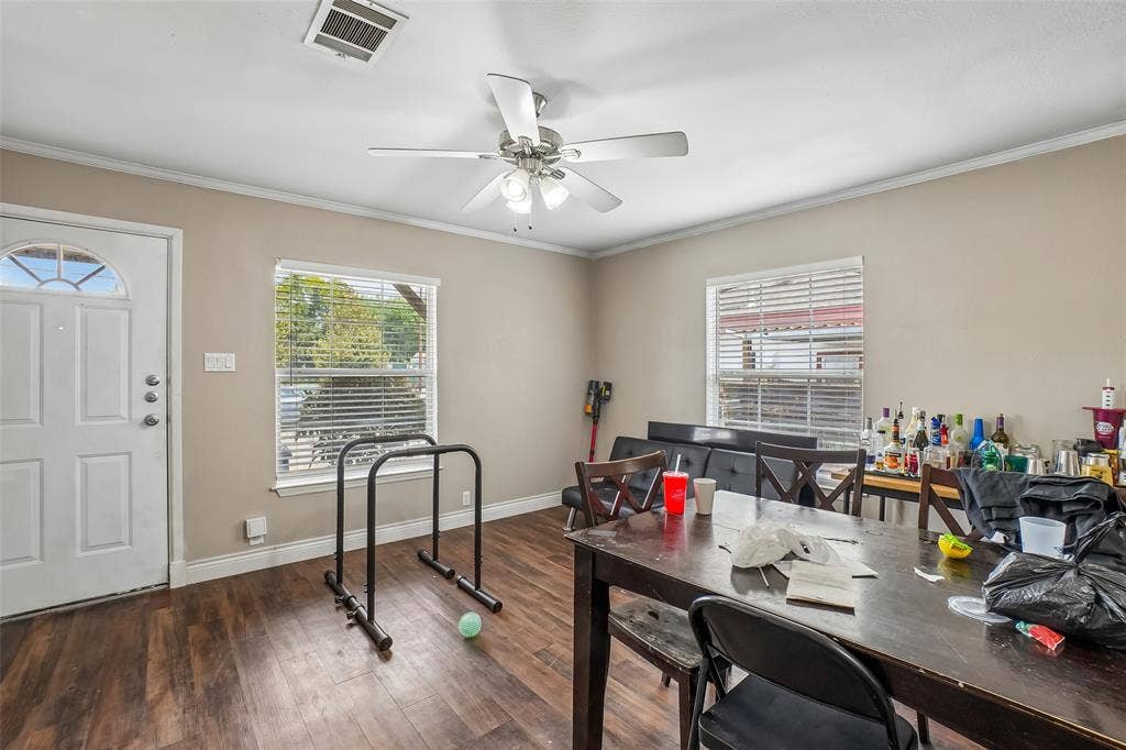 1414 Record Crossing Road, Dallas, TX 75235 1416 Light and bright living room