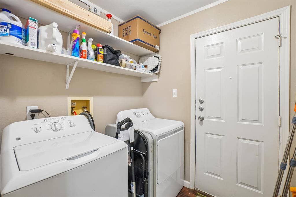 1414 Record Crossing Road, Dallas, TX 75235 1414A Laundry