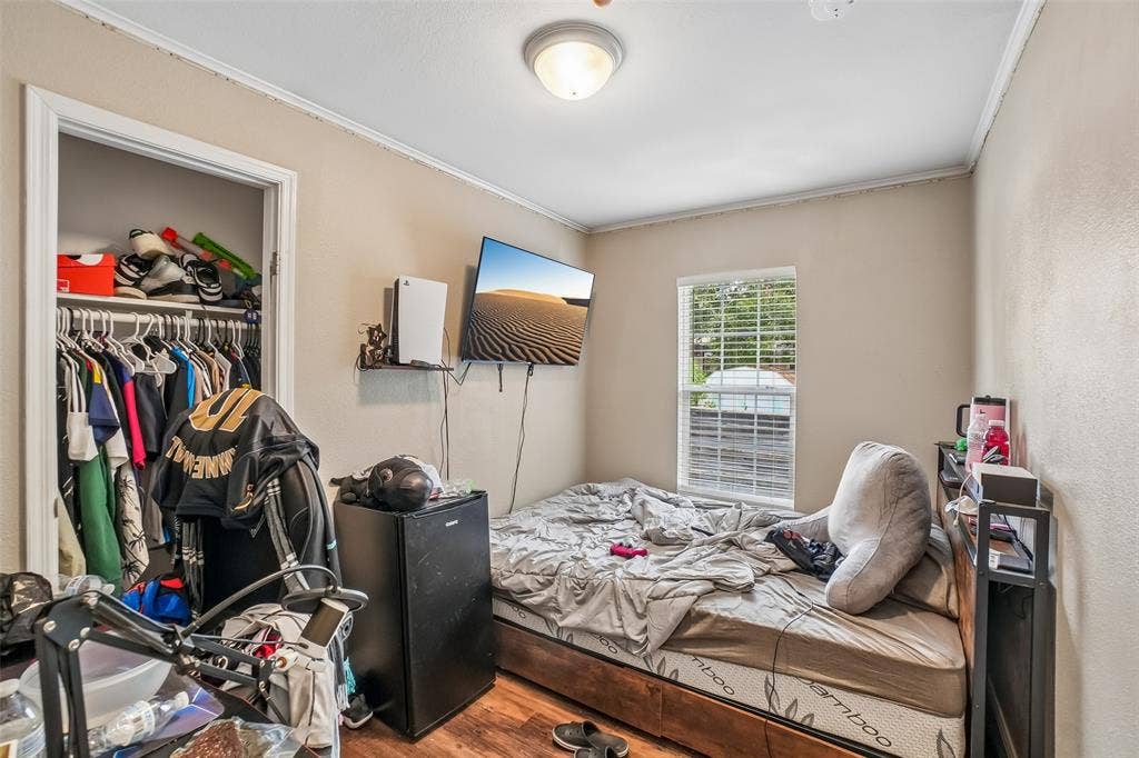 1414 Record Crossing Road, Dallas, TX 75235 1416 Bedroom 3