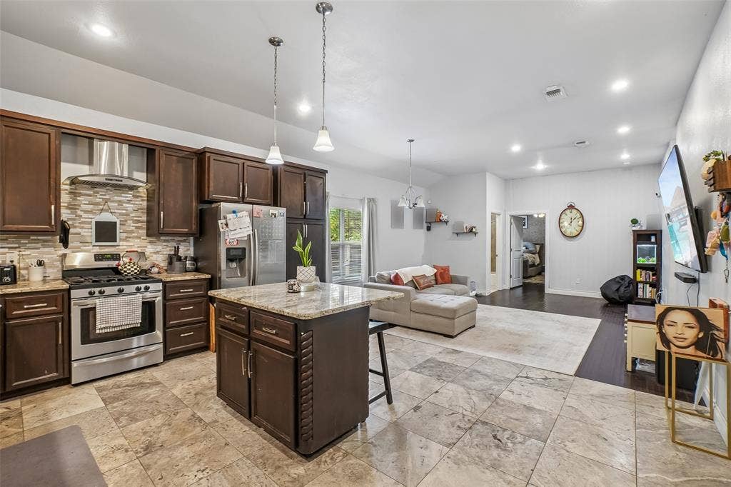1414 Record Crossing Road, Dallas, TX 75235 1414B Open kitchen