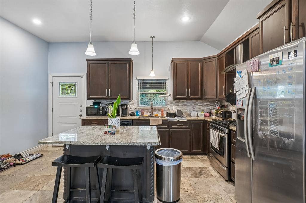 1414 Record Crossing Road, Dallas, TX 75235 1414B Kitchen
