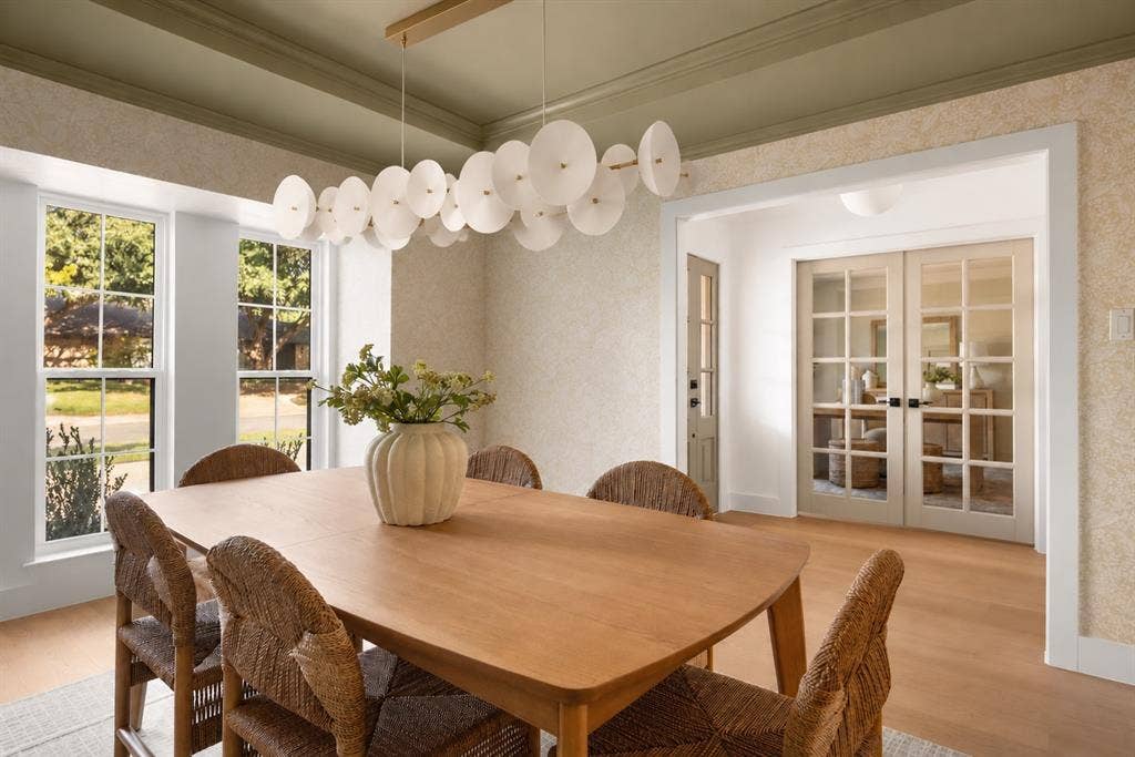 10656 Cox Lane, Dallas, TX 75229 10656 Cox Lane, Dallas, TX 75229