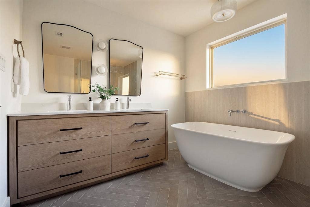 10656 Cox Lane, Dallas, TX 75229 10656 Cox Lane, Dallas, TX 75229