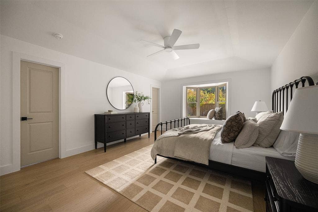 10656 Cox Lane, Dallas, TX 75229 10656 Cox Lane, Dallas, TX 75229